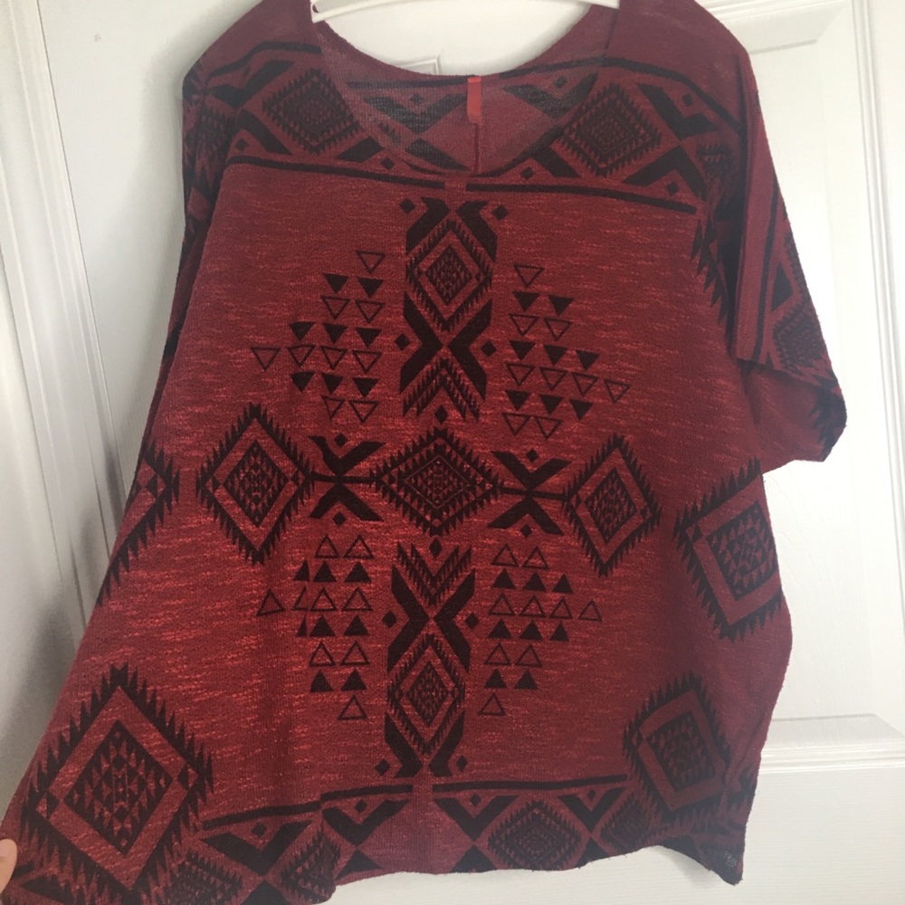 Aztec Print Top - Picture 2 of 6